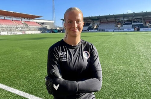 Bild på Ellen Portugués i ett par KLA® NC SBR Contact